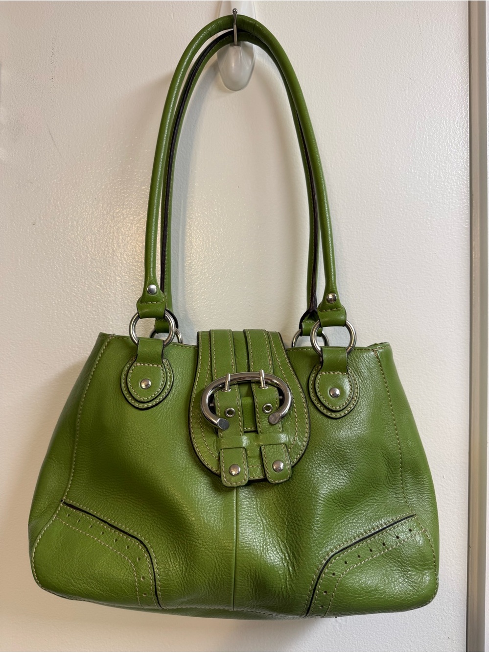 Wilsons Leather Green Leather Shoulder Bag with Silver Buckle